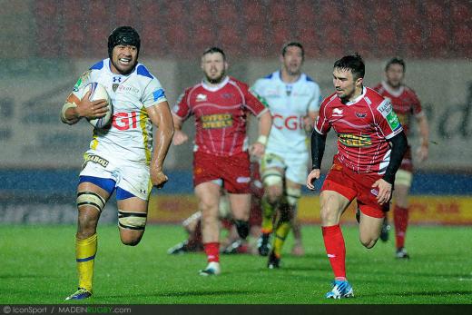  : H-Cup - Clermont : Lee touch  un genou